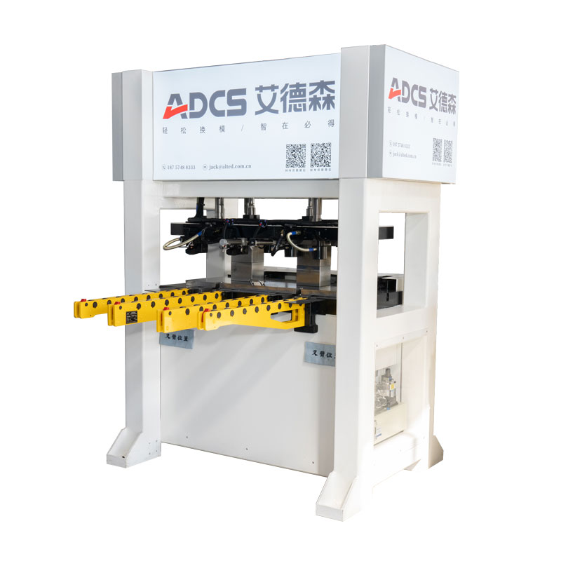 Quelles sont les précautions pour remplacer les moules de machine d'estampage?